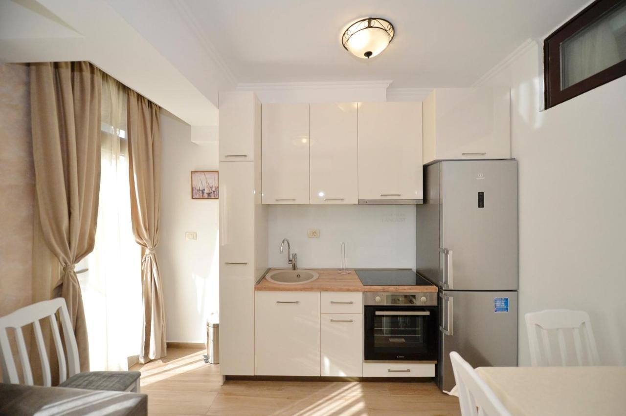 Langust - Free Parking Apartment Sveti Stefan Bagian luar foto