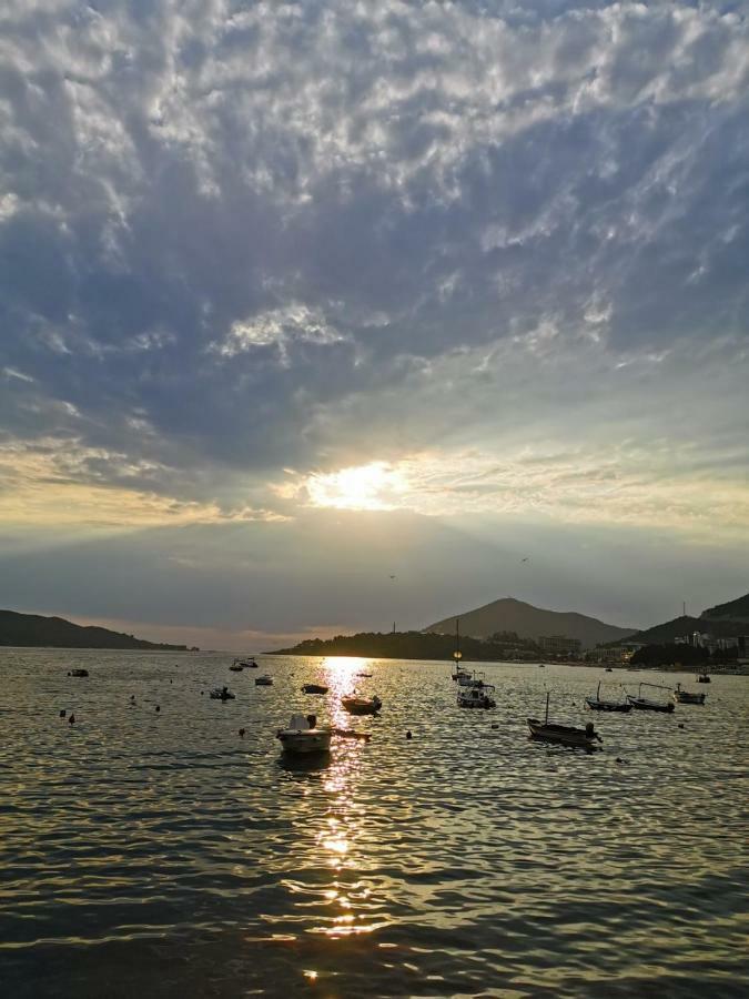 Langust - Free Parking Apartment Sveti Stefan Ruang foto